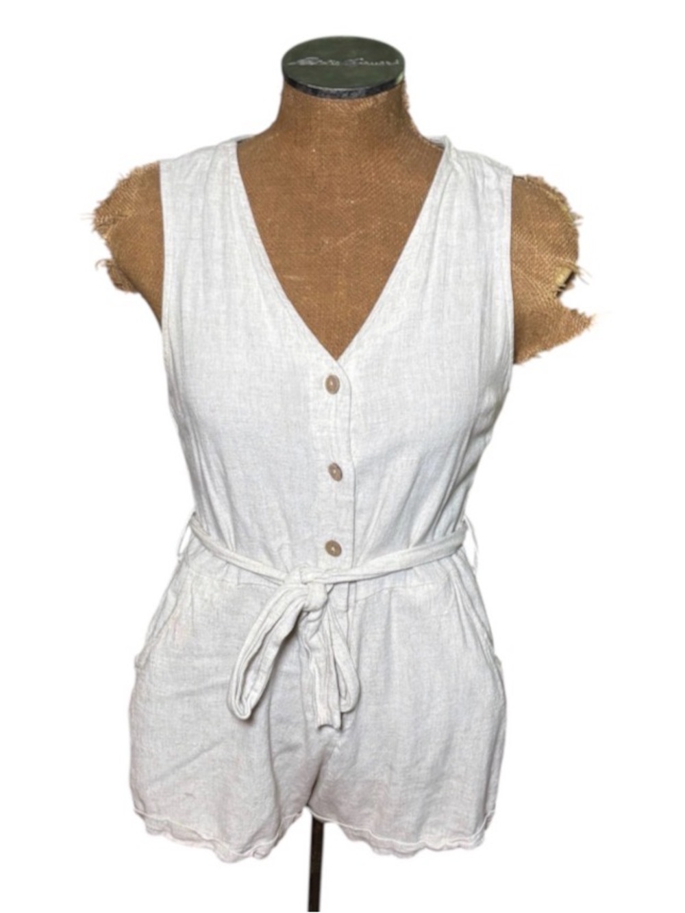 Women's Linen Blend V-NeckWomen's Linen Blend V-Neck Sleeveless Romper with Belt